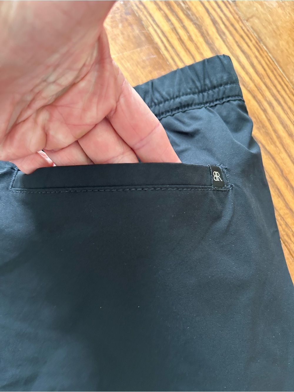 Banana Republic NWOT joggers - Picture 7 of 8